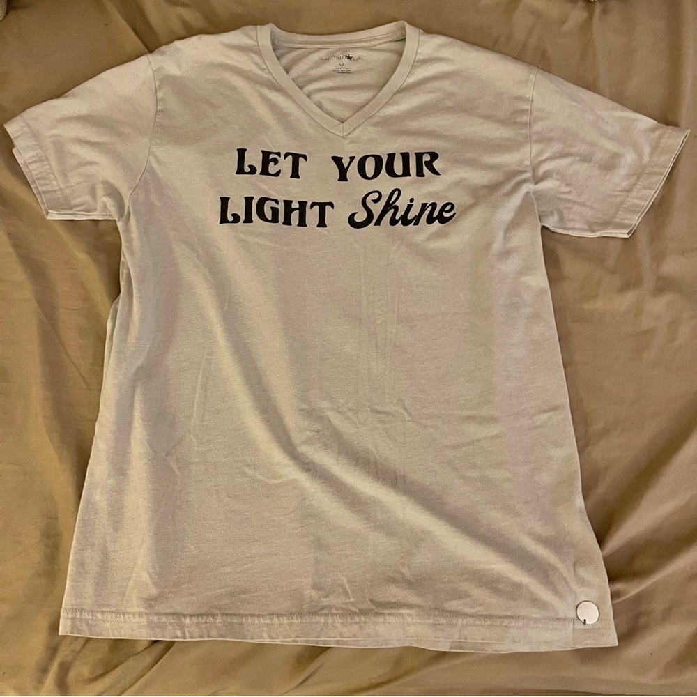 Crowned Free tee